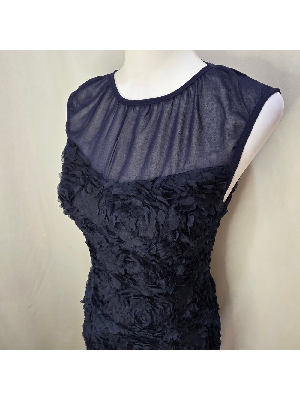 NWT Maddy...K Textured Rosette Floral Sleeveless Fitted Cocktail Dress, Small